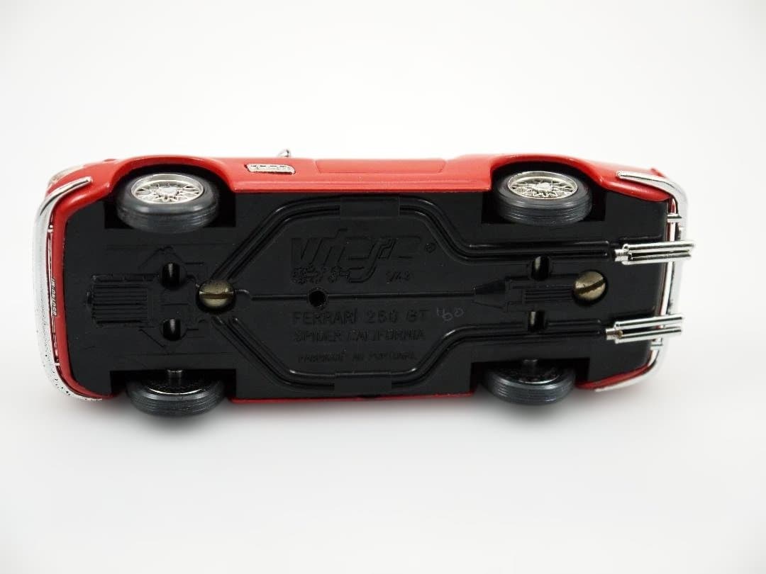 ミニカー 1/43RetroVITESSE140Ferrari250Spider1960
