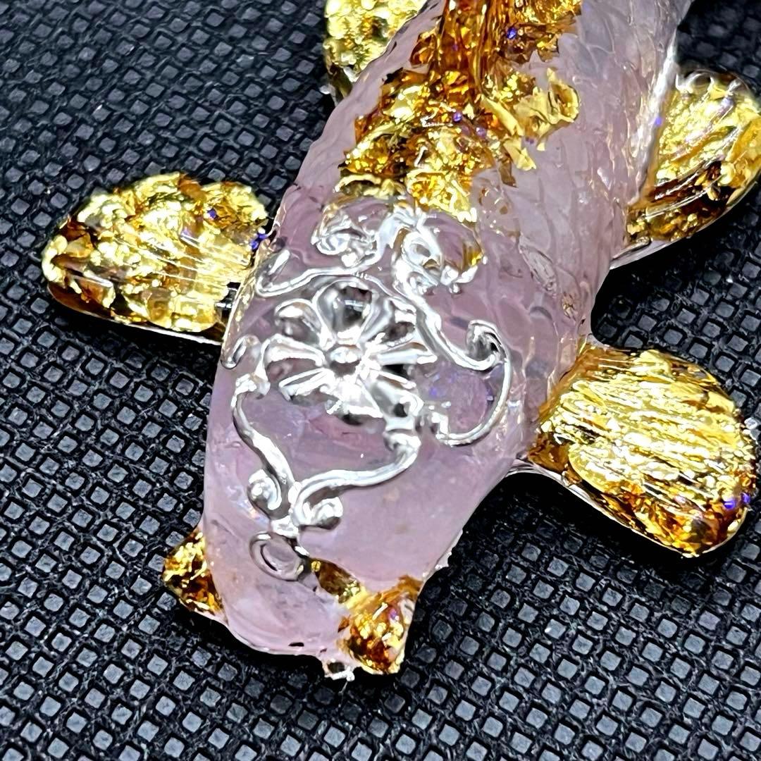 ゴールドに輝く鯉(コイ)のオルゴナイト【ローズクォーツ】 - メルカリ