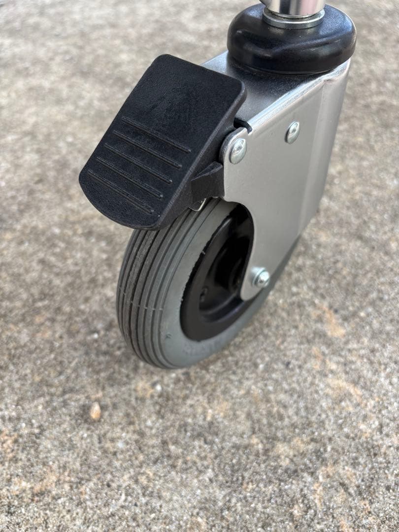 トヨタ純正ストレッチャー　車載（松永製作所製）