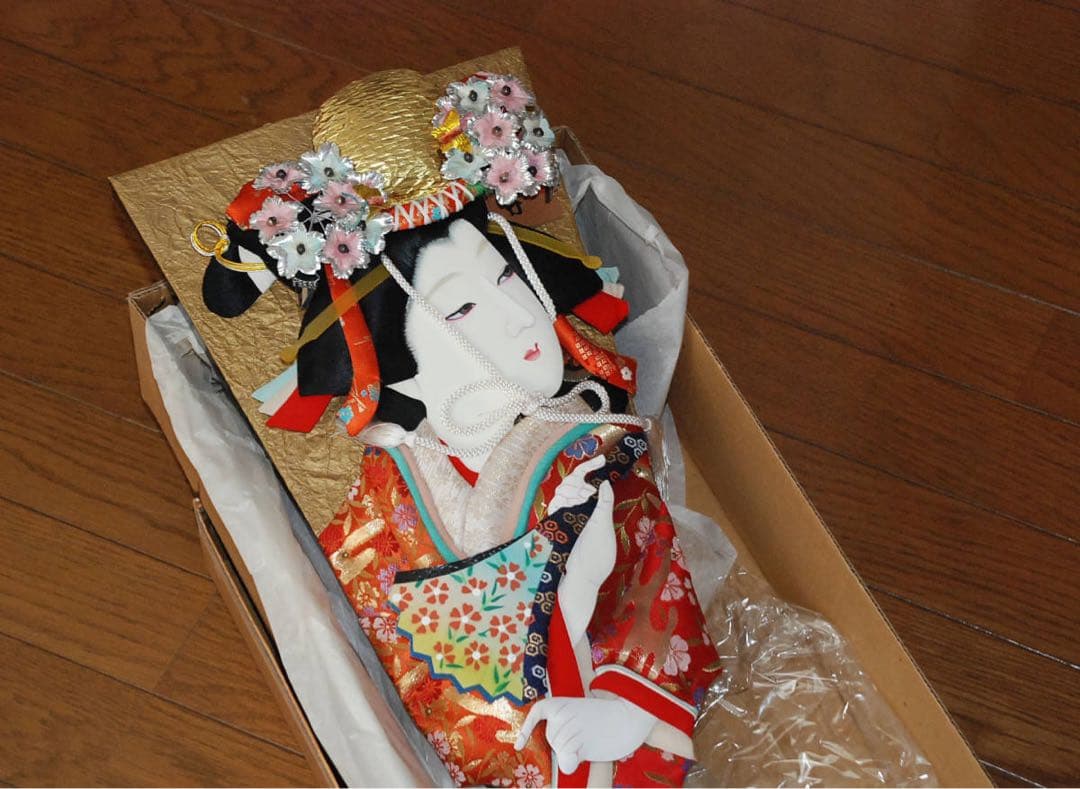 極上帯地正絹小町 押絵 /20号 手作り 押絵羽子板飾り「道成寺 正風作」 展示