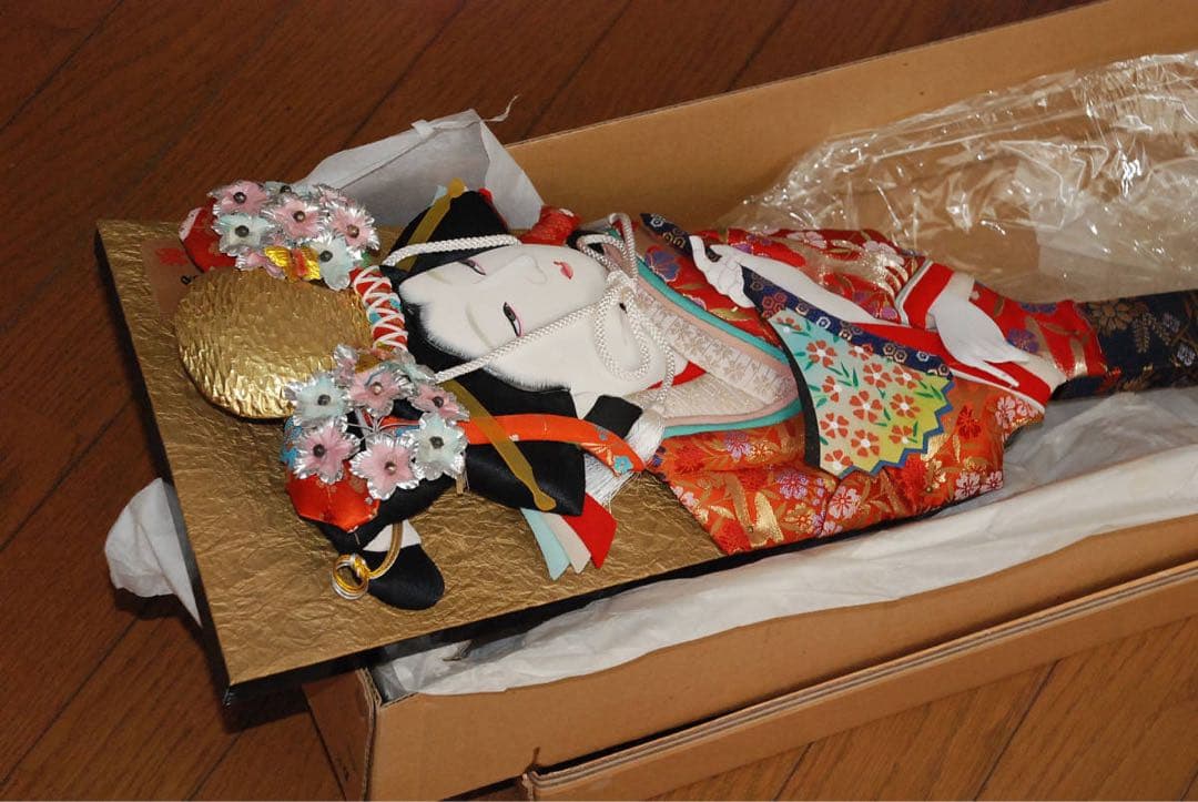 極上帯地正絹小町 押絵 /20号 手作り 押絵羽子板飾り「道成寺 正風作」 展示