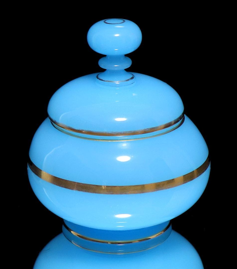 オールド・バカラ 激レア1870年頃 レアカラー オパーリンクリスタル製金彩蓋物