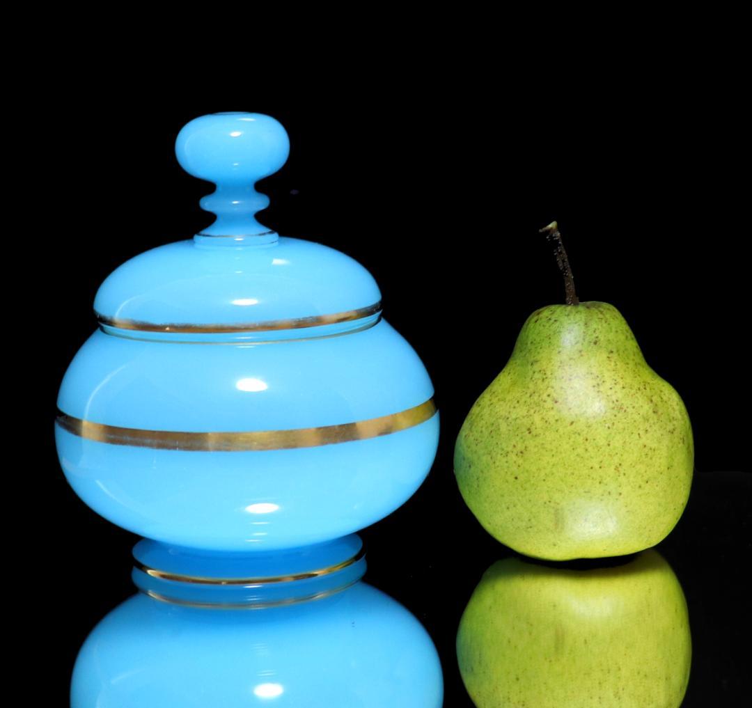 オールド・バカラ 激レア1870年頃 レアカラー オパーリンクリスタル製金彩蓋物