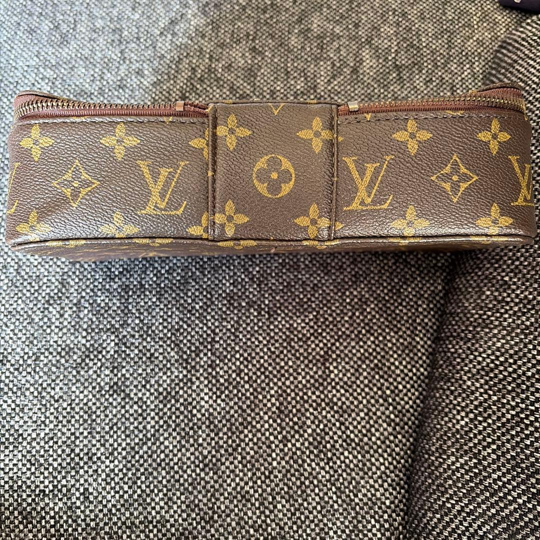 ルイヴィトンティッシュケース