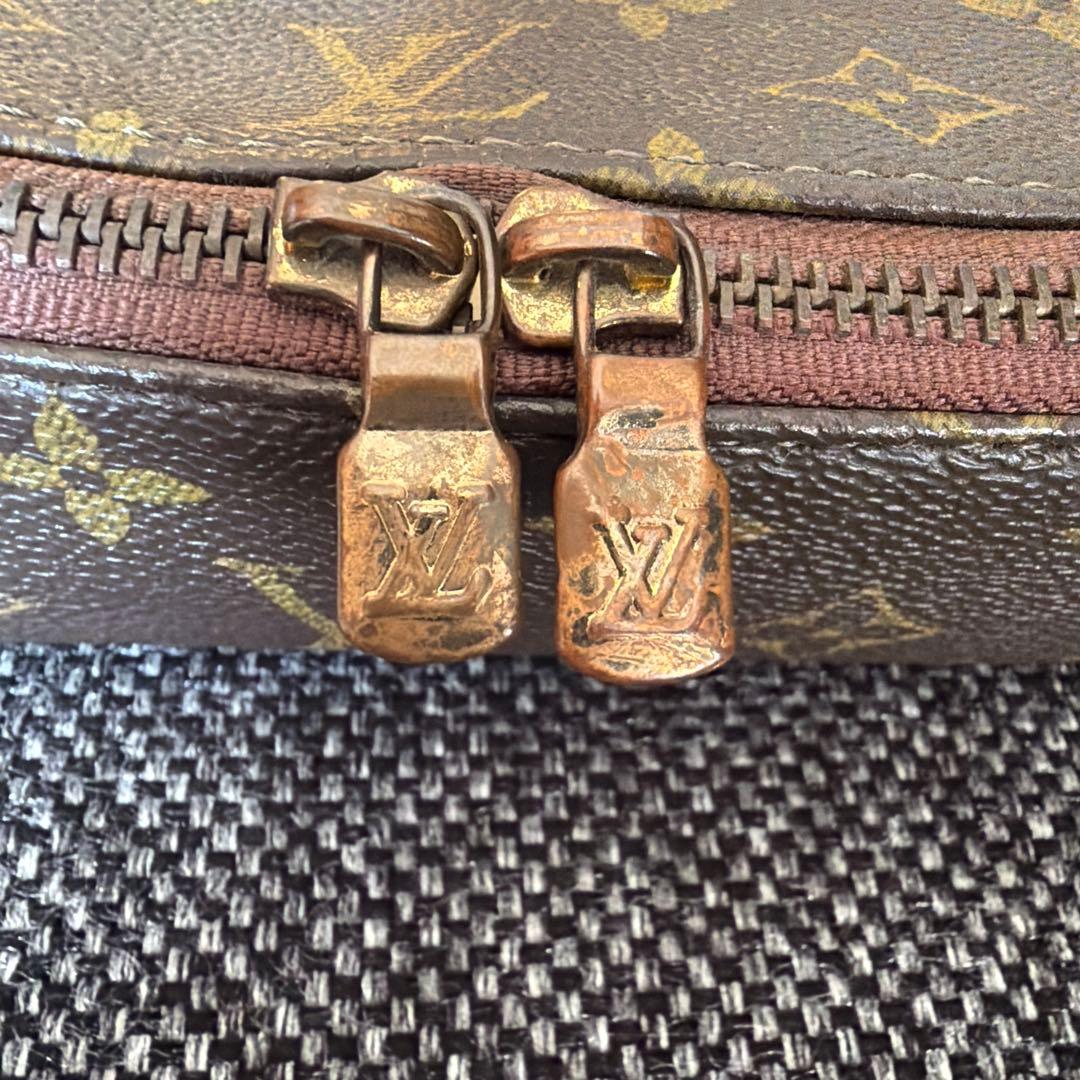 ルイヴィトンティッシュケース