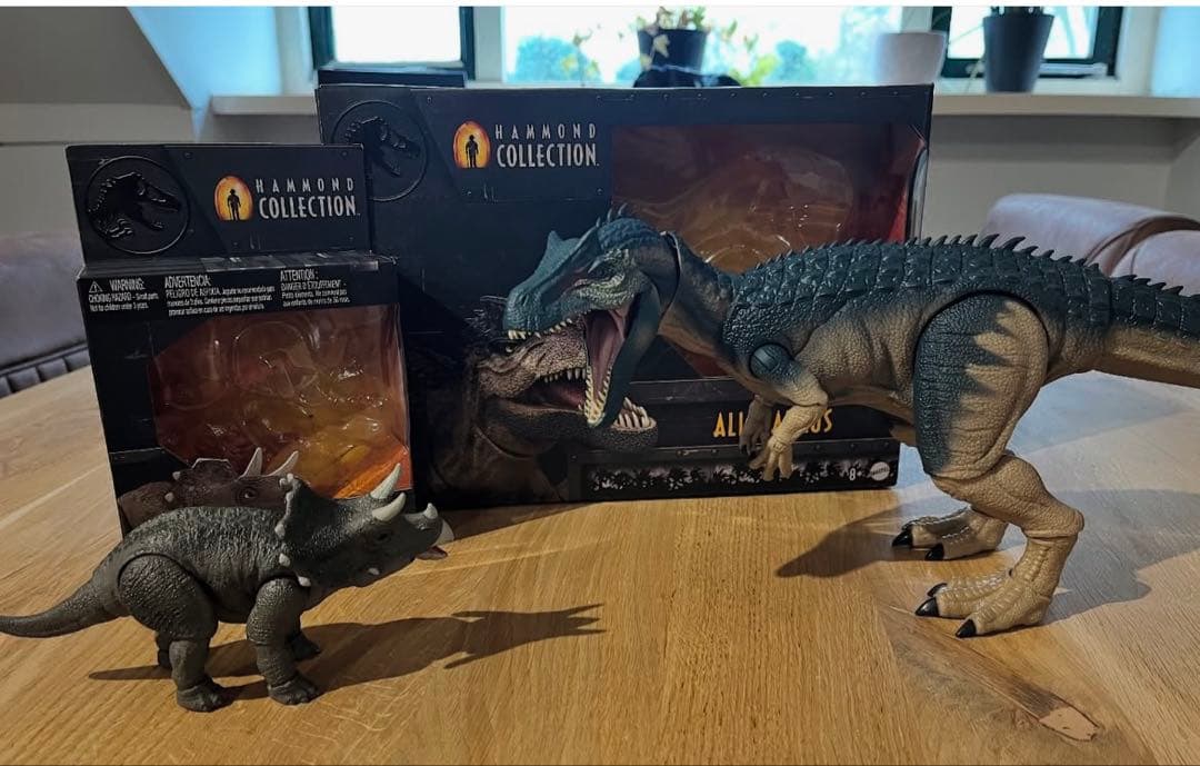 新品未開封 ハモンドコレクション ジュラシックワールド アロサウルス