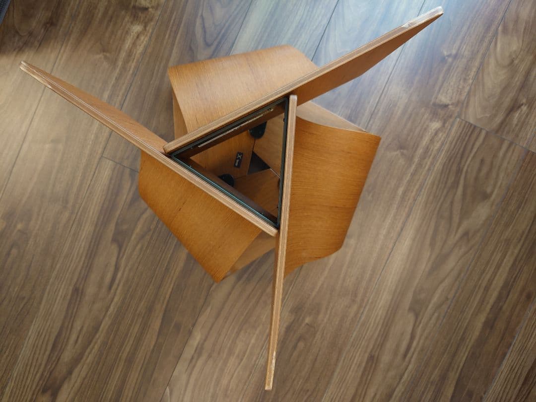 天童木工のマッシュルームスツール