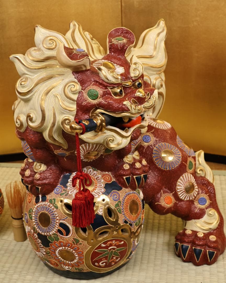 九谷焼　八幡釜　須栄義　剣獅子　置物　床飾　魔除　縁起物　高さ40㎝　BK044