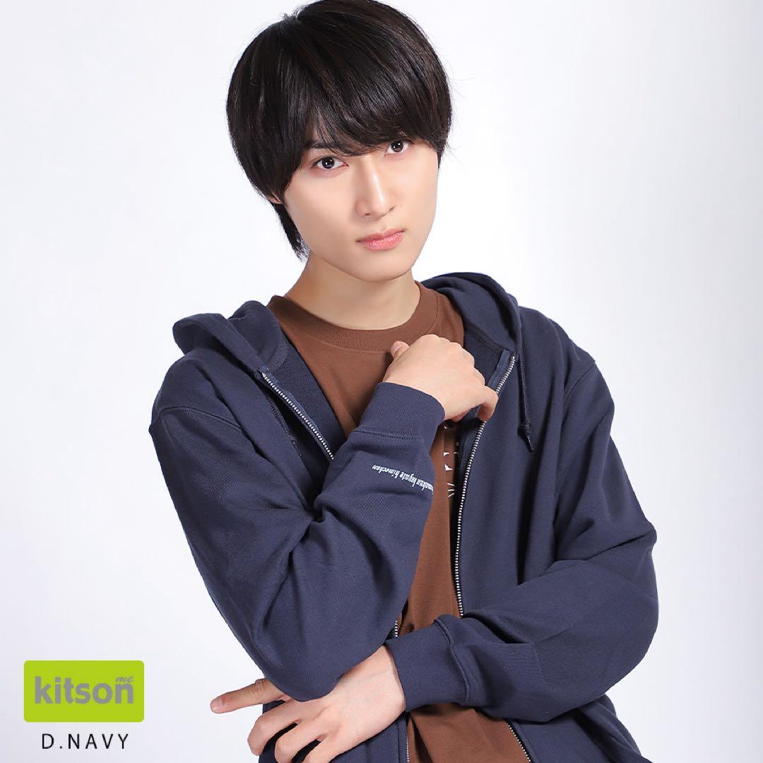 飯島颯 × Kitson meコラボZIPパーカー/ユニセックスL/D.NAVY - メルカリ