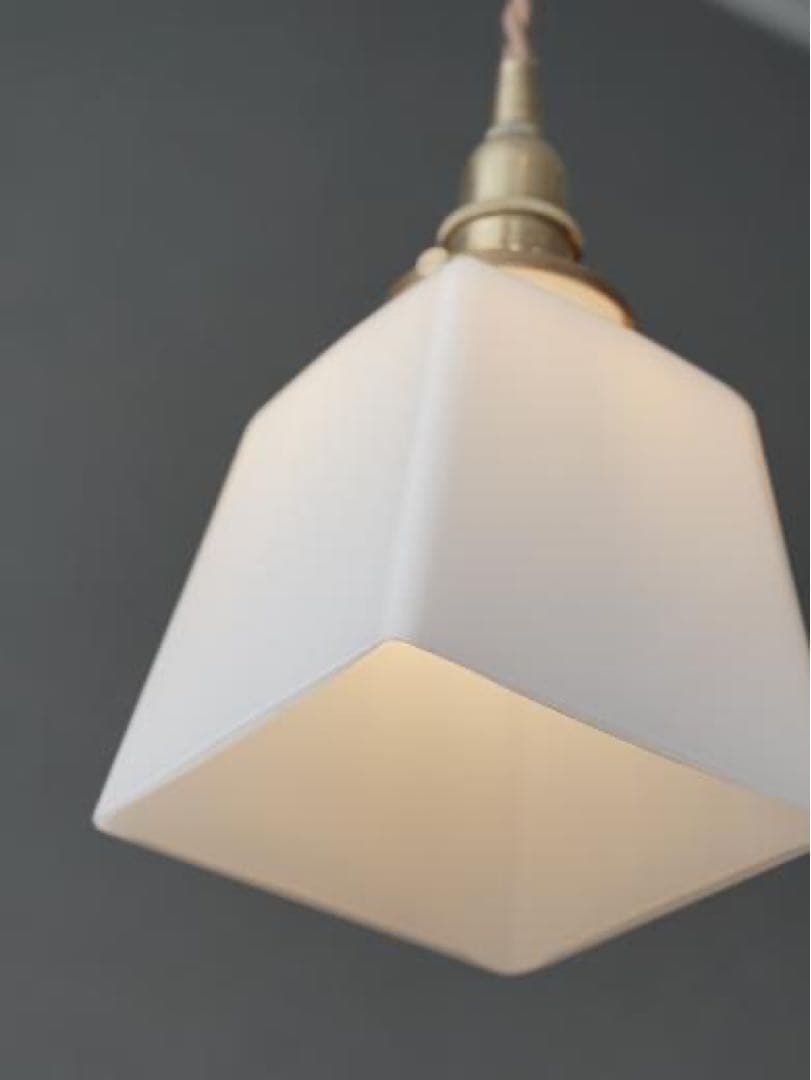 ホワイトガラス ペンダントライト