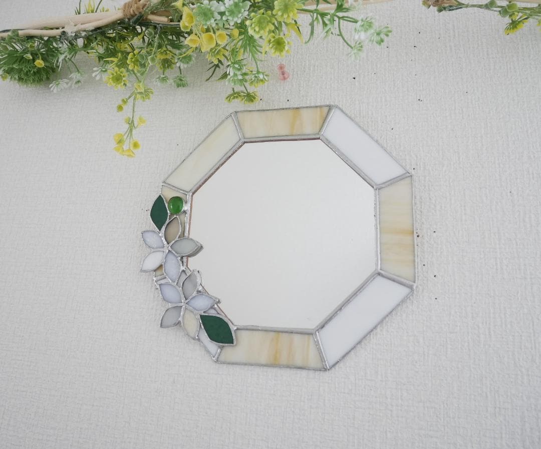 ✴︎:.。.ベージュ×ホワイトの八角形鏡♪　（size20/max22）