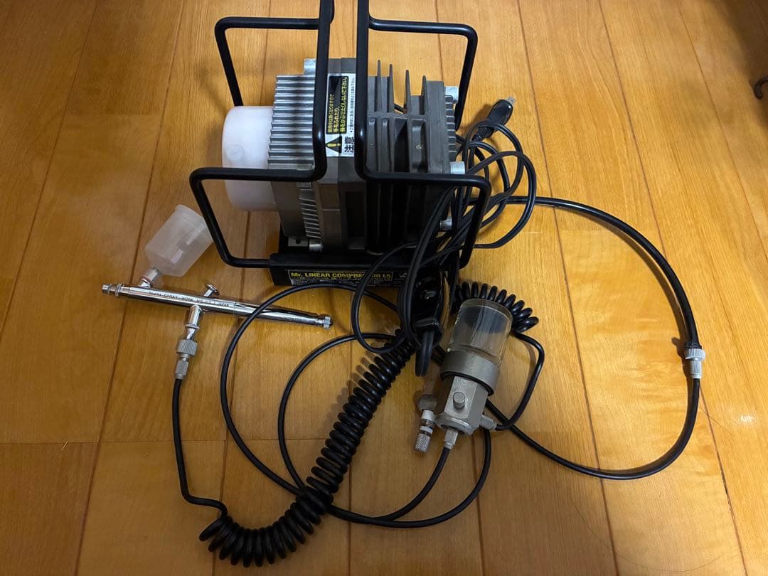Mr. LINEAR COMPRESSOR L5 エアブラシセット Amazon.co.jp: GSIクレオス Mr.リニアコンプレッサー L5/エアブラシ