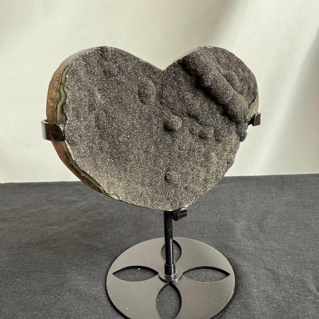 天然石ブラックシュガー水晶のハート　置物　台座付きNO.070402