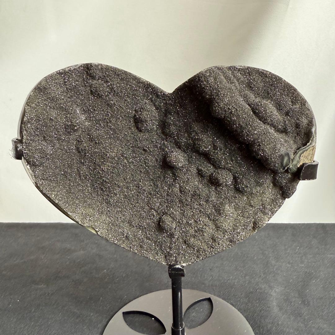天然石ブラックシュガー水晶のハート　置物　台座付きNO.070402