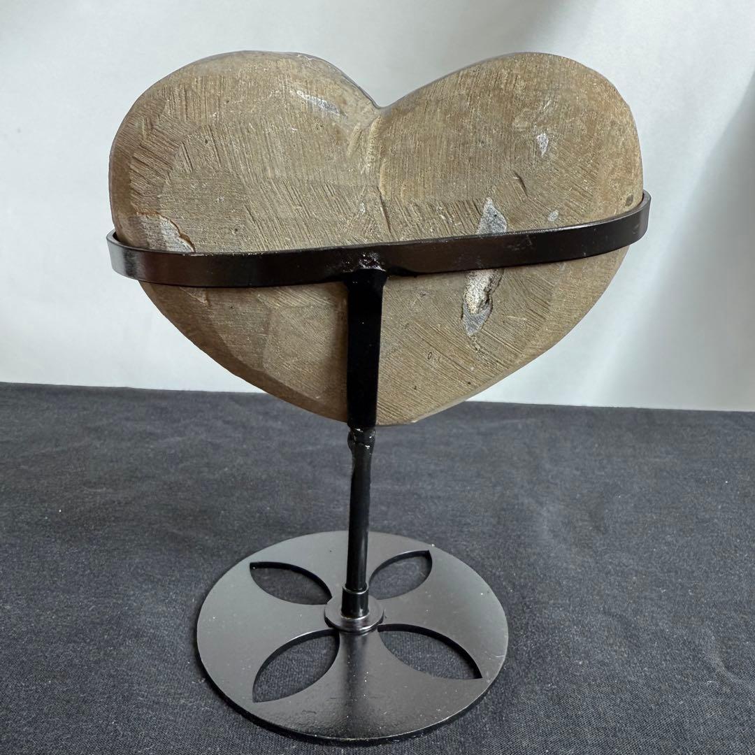 天然石ブラックシュガー水晶のハート　置物　台座付きNO.070402