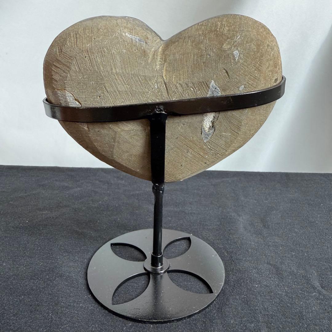 天然石ブラックシュガー水晶のハート　置物　台座付きNO.070402