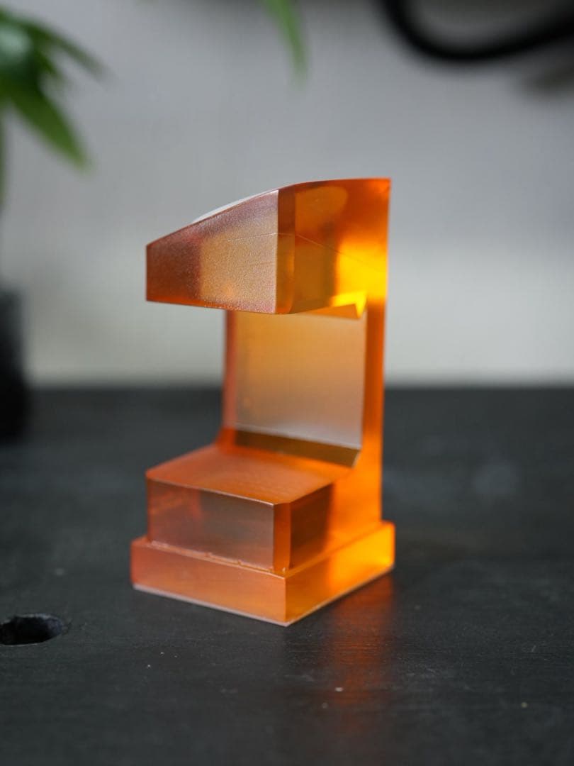 オレンジクリアムントル（腕時計スタンド）