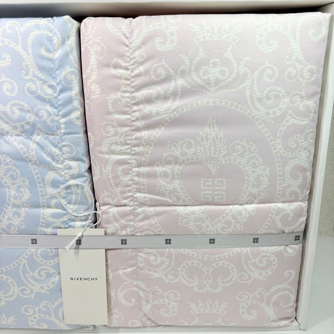 GIVENCHY ジバンシー　洗える羽毛肌掛けふとん　２枚　ペア　ブルー　ピンク