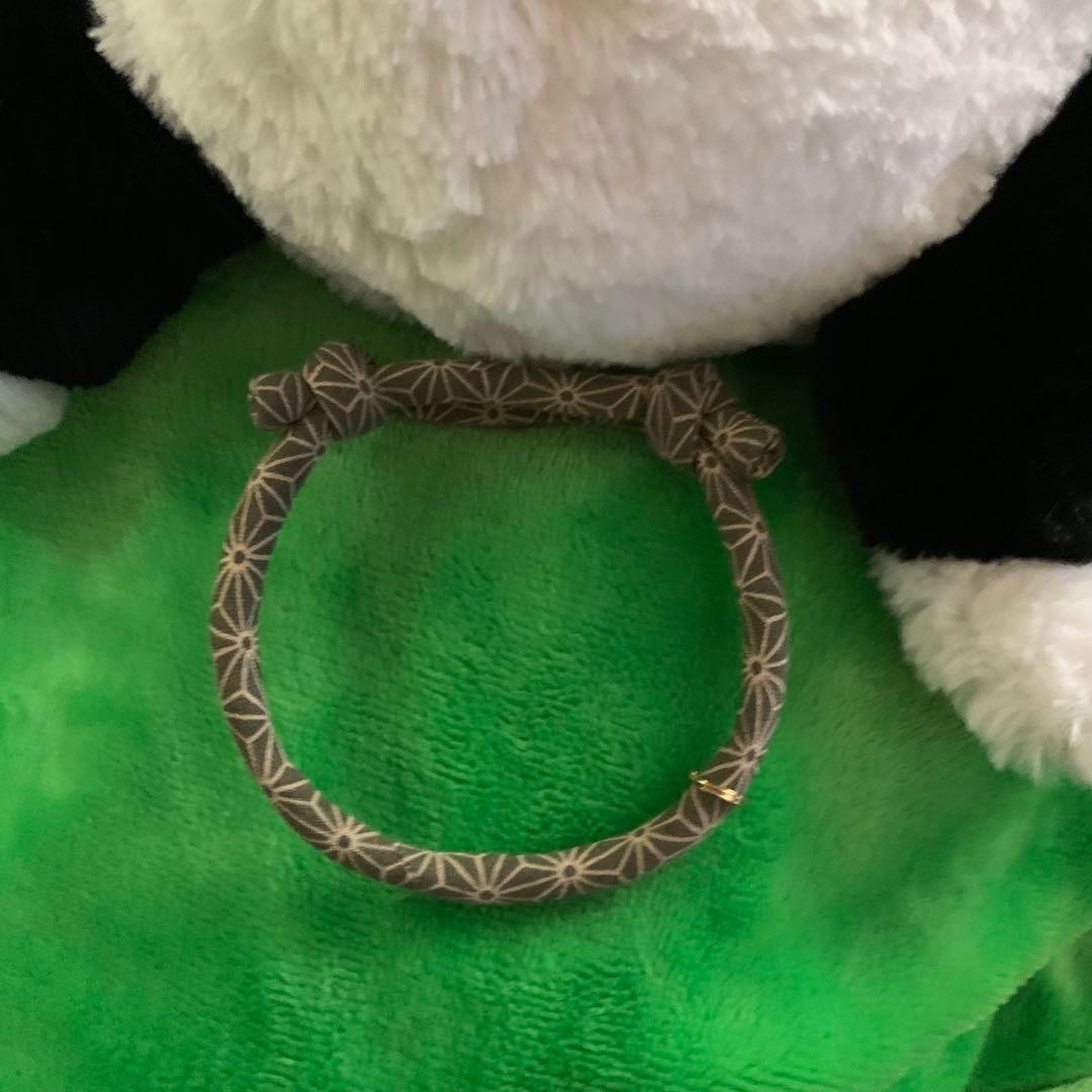 サンレモン　ひざねこ　お座り　ハチワレ