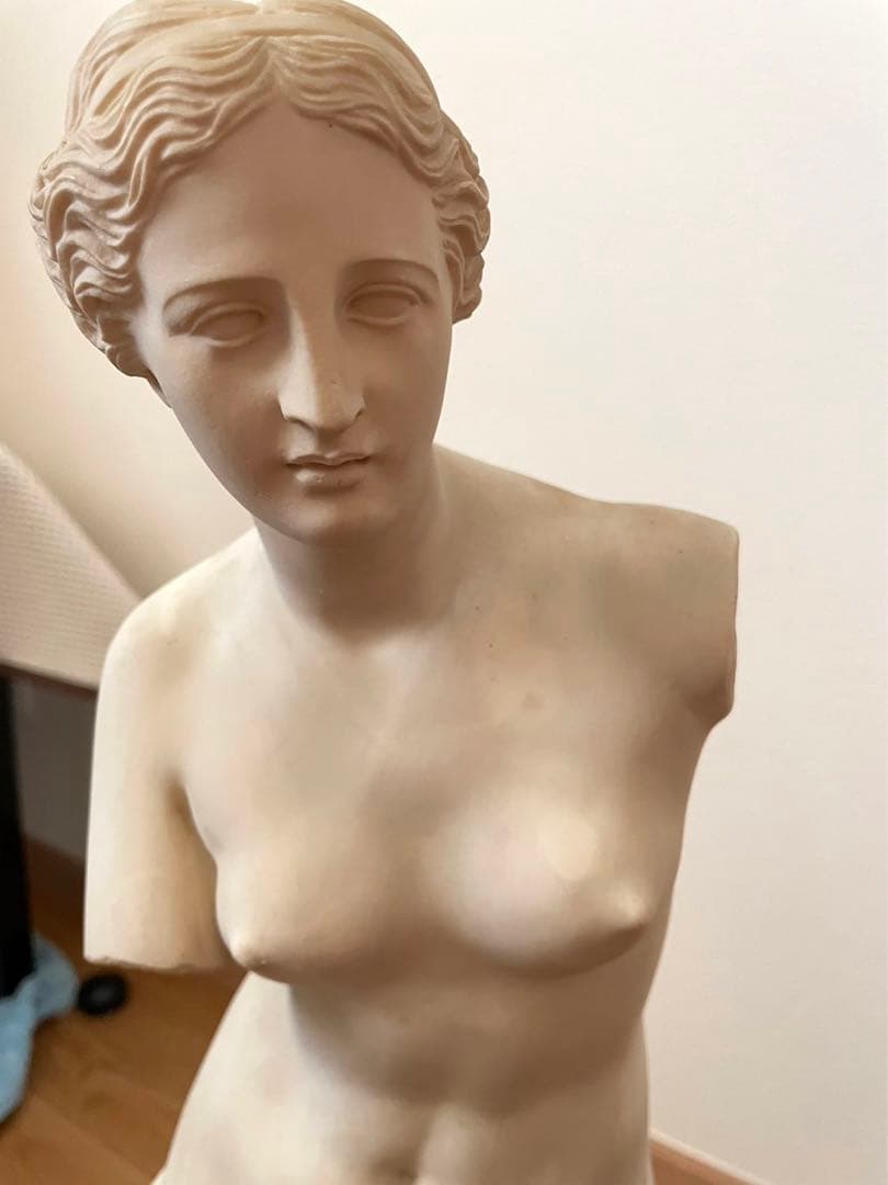 ミロのヴィーナス　彫像　台座付き　美術品