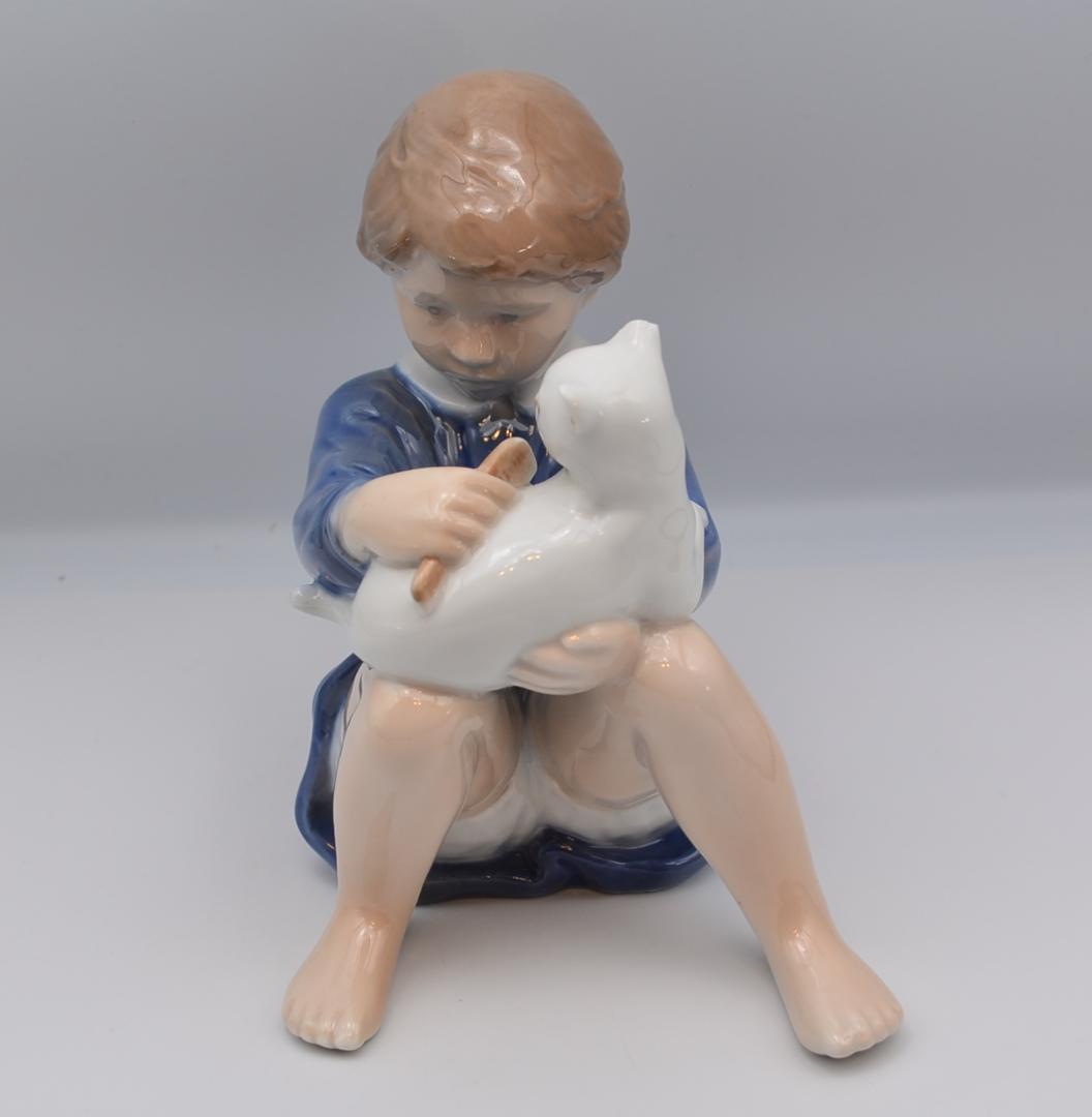 ネコを梳く少女　＃4631　★ロイヤルコペンハーゲン　デンマーク　ヴィンテージ