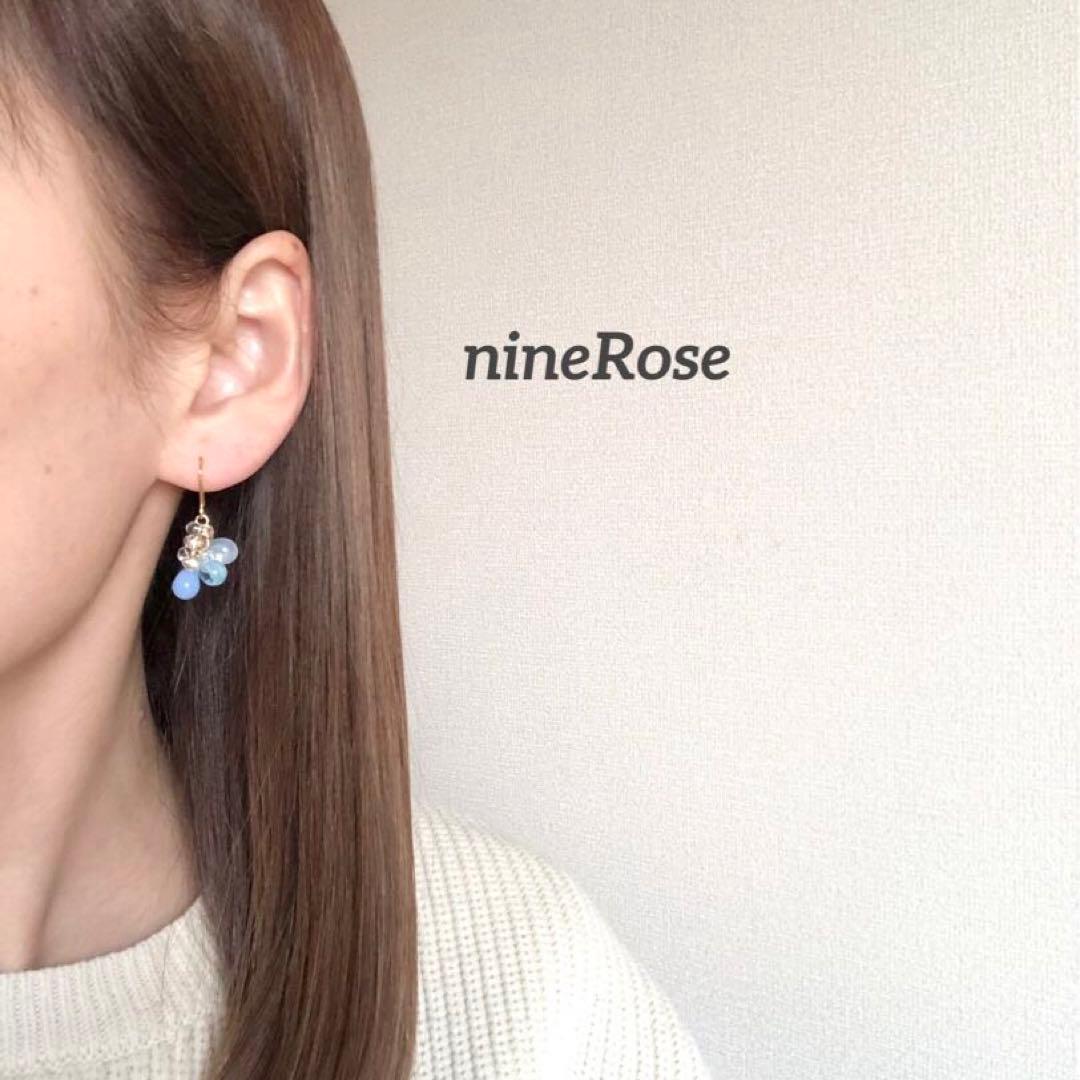 【681】ハンドメイド ガラスビーズ しずく ピアス イヤリング 水色 雫