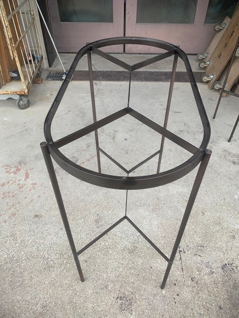 サビ風バーテーブル