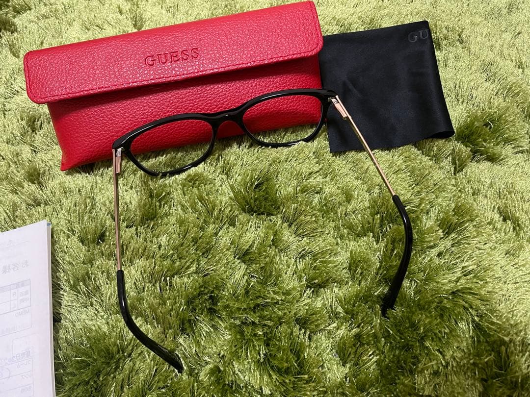 GUESS UVカット420