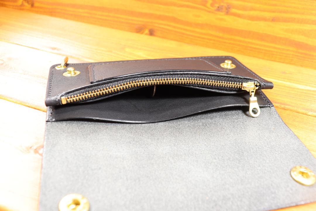 ロングトラッカーウォレット　真鍮　黒革　黒糸　栃木レザー