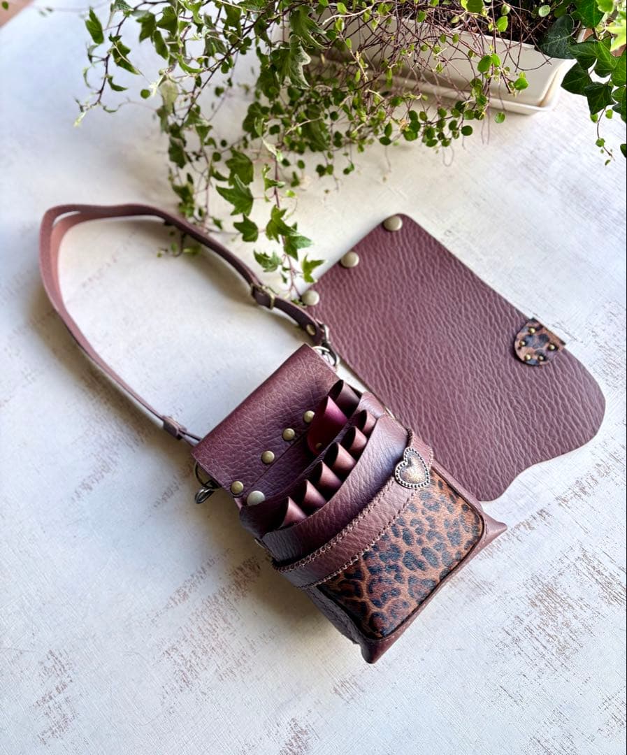 牛革レッドブラウン、ハラコレオパードの蓋付き大容量シザーケース