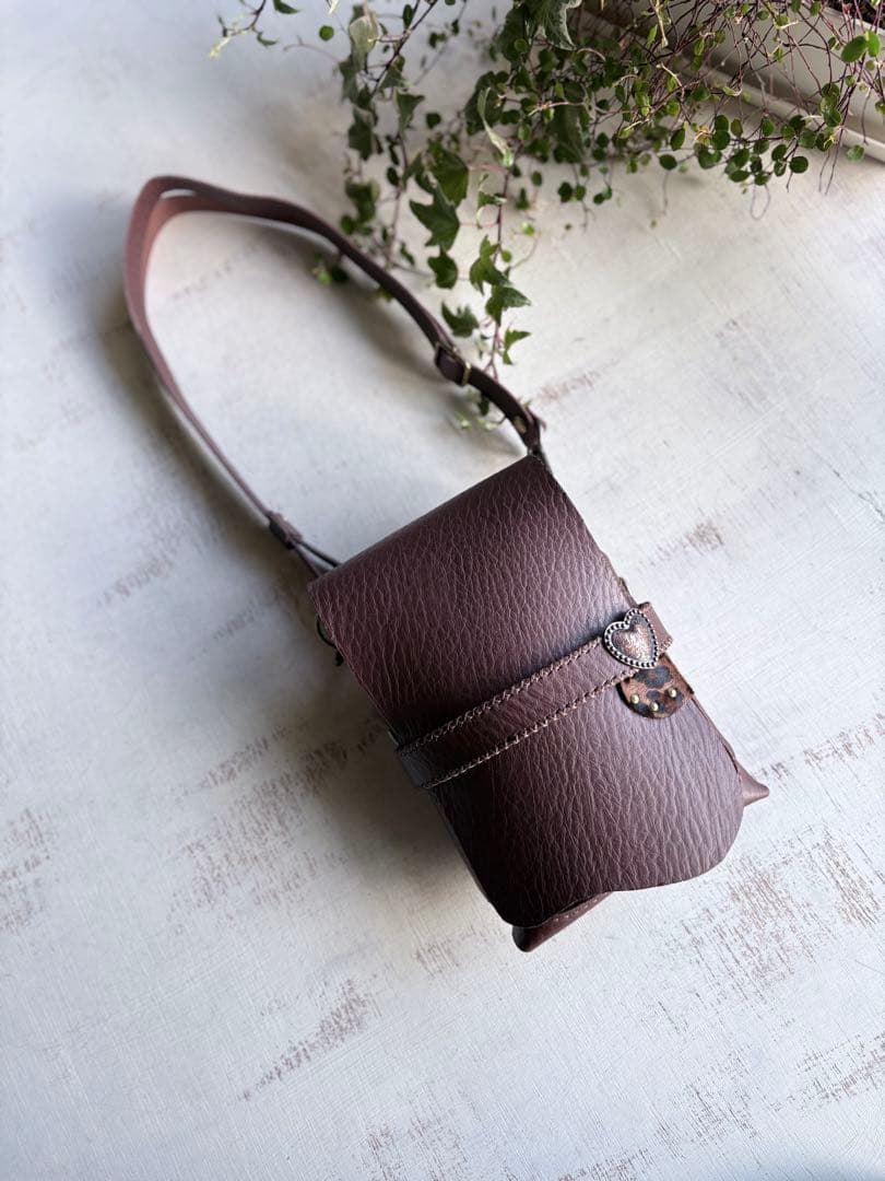 牛革レッドブラウン、ハラコレオパードの蓋付き大容量シザーケース