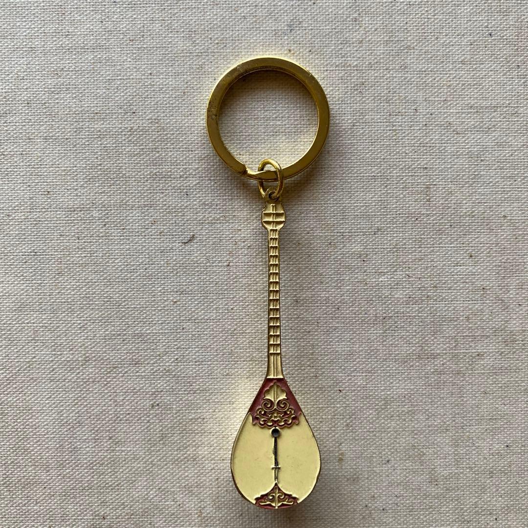 カザフスタンのキーホルダー ドンブラ 楽器 - メルカリ