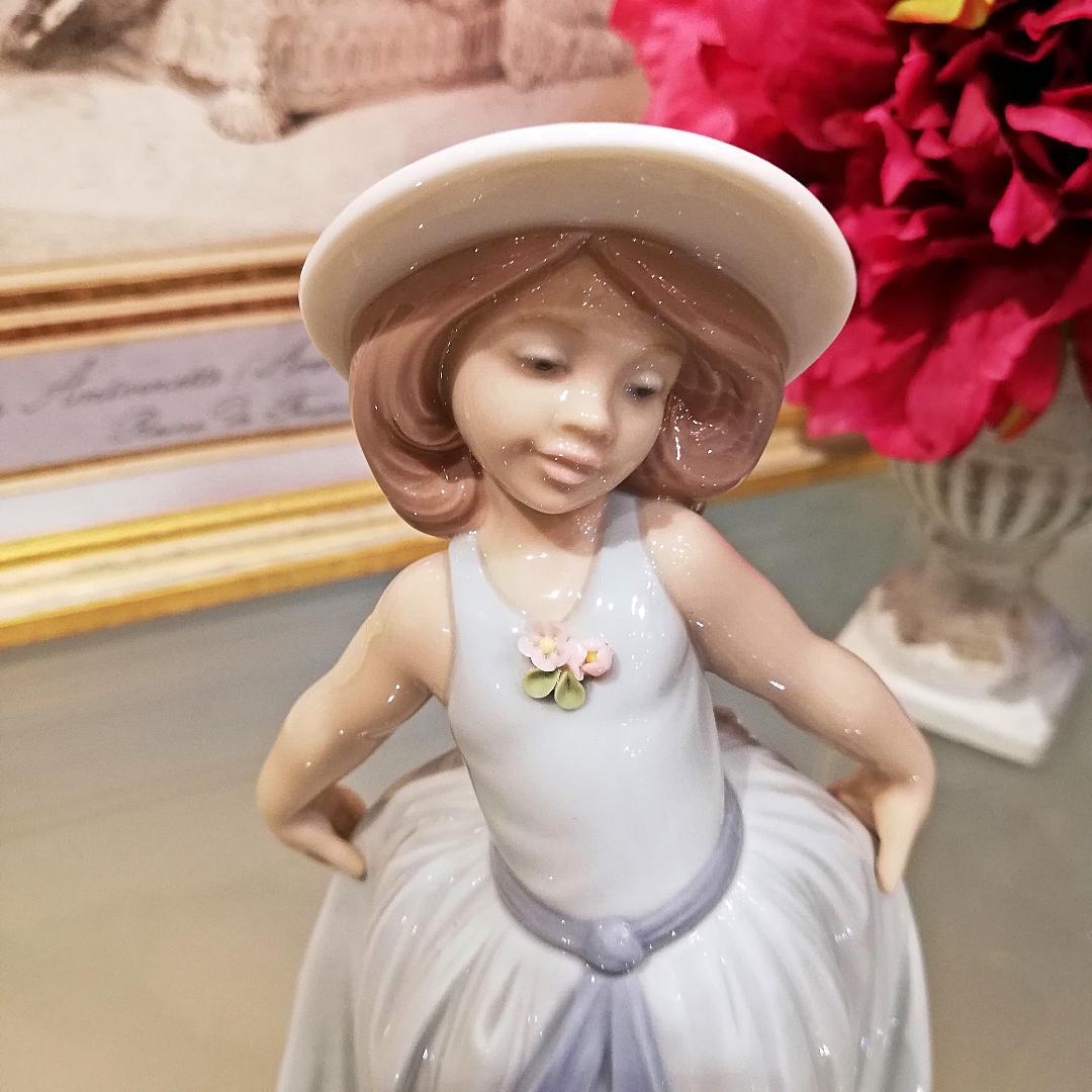 ◆リヤドロ 《可愛いロシータ》6275 フィギュリン