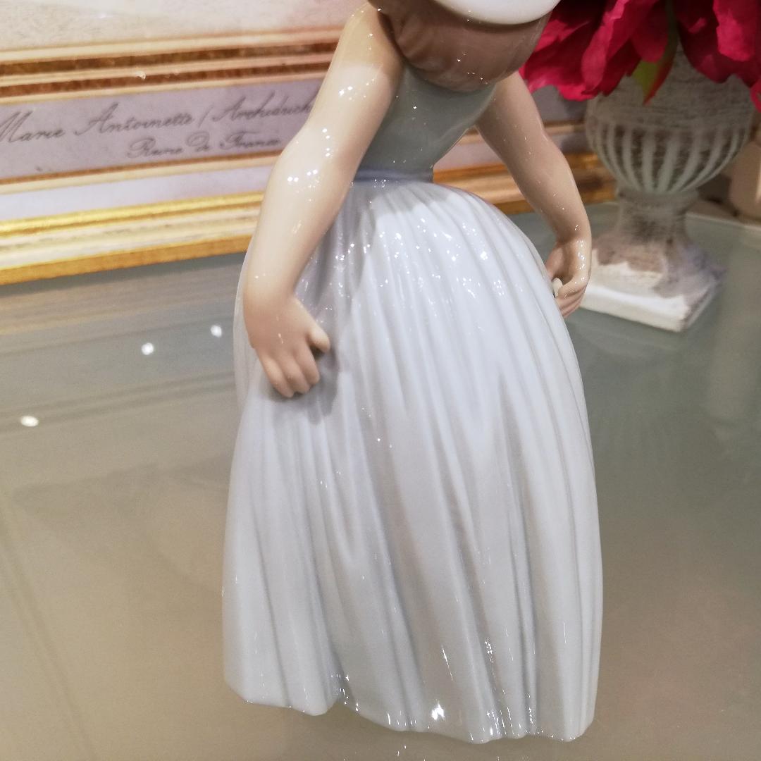 ◆リヤドロ 《可愛いロシータ》6275 フィギュリン