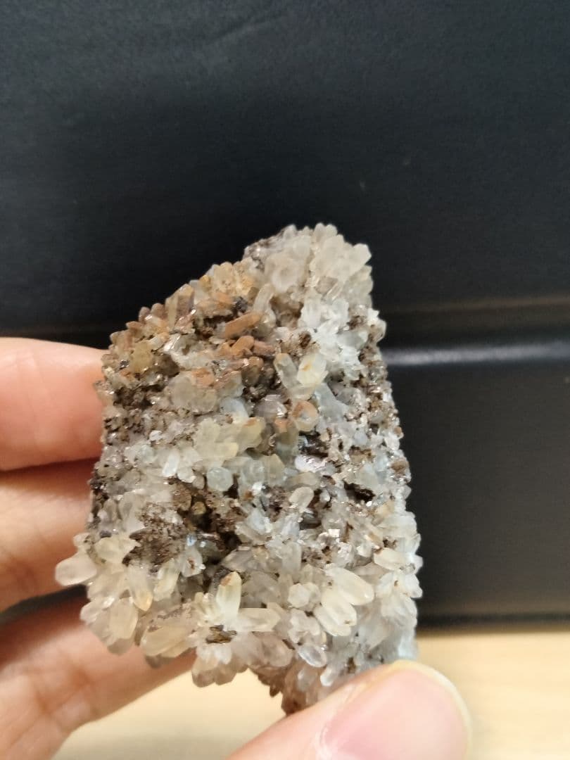 埼玉県秩父市中津川 秩父鉱山 橋掛沢　水晶クラスター　番号2