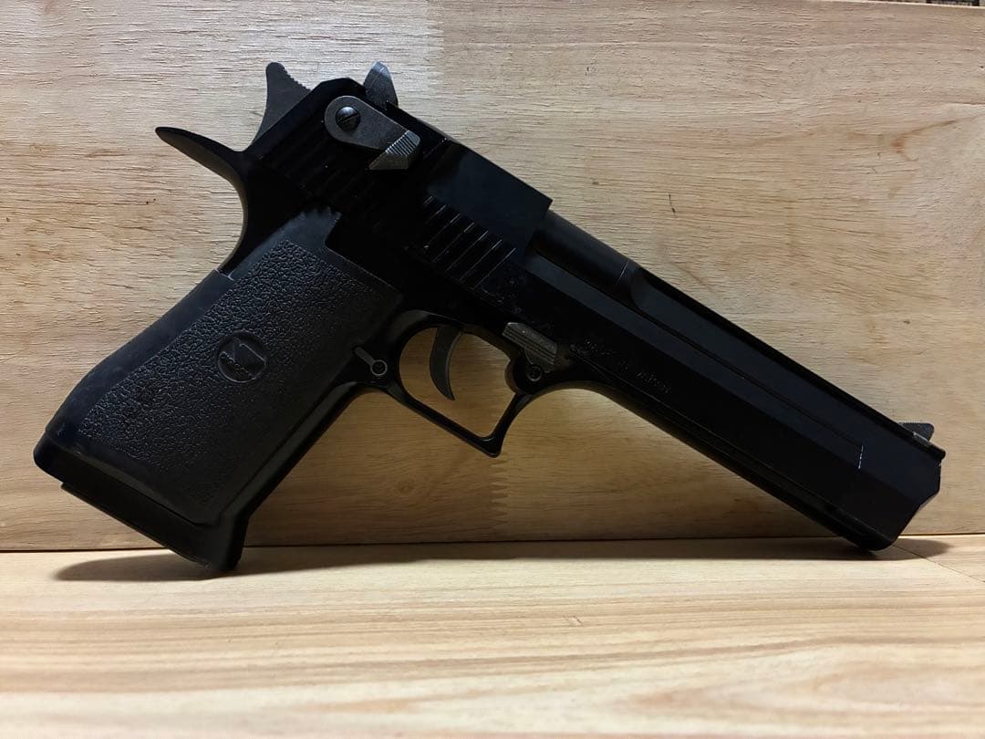 東京マルイvz61 スコーピオン　固定ガスガン デザートイーグル　2丁セット