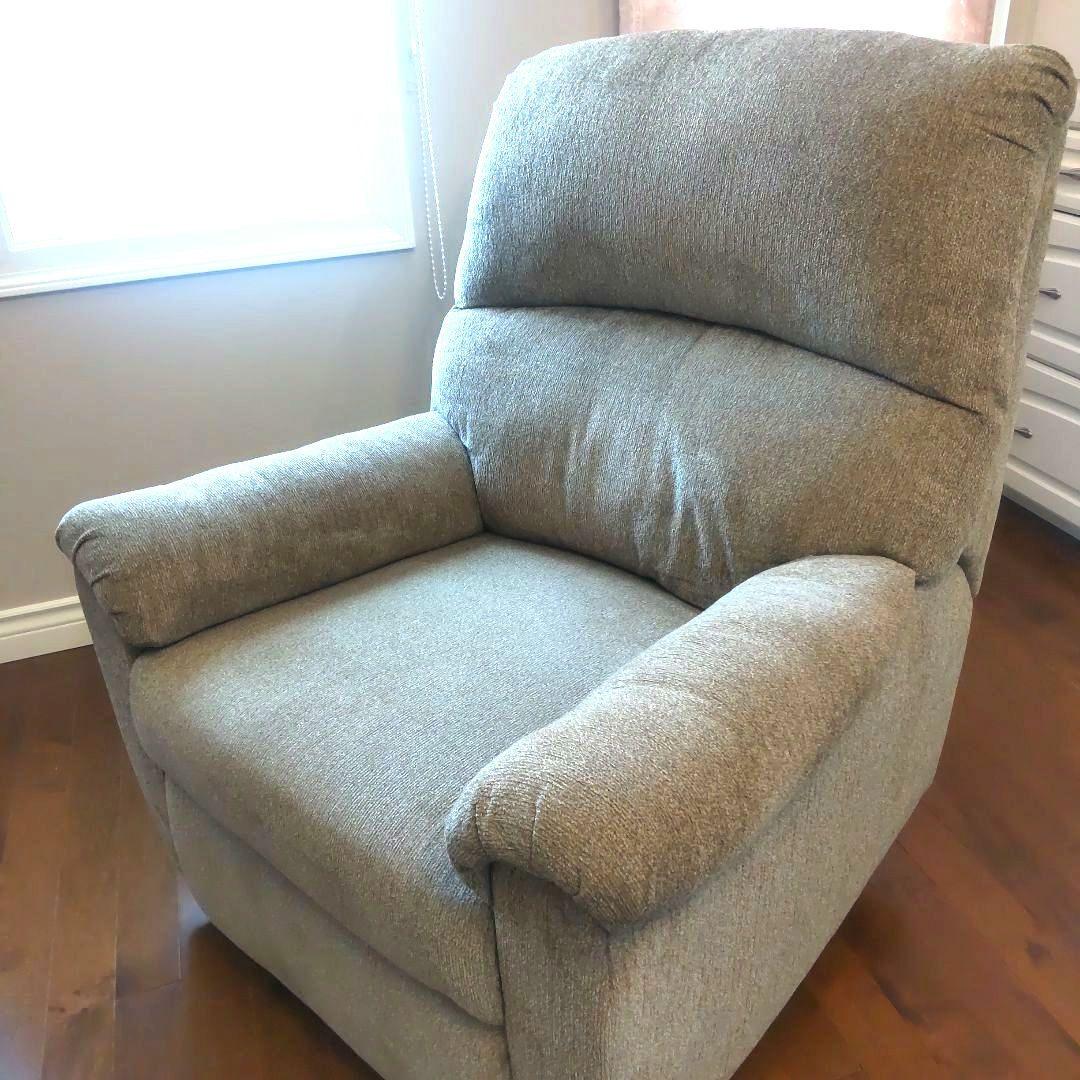 Ashley リクライニングソファ オットマン付き　1人掛け