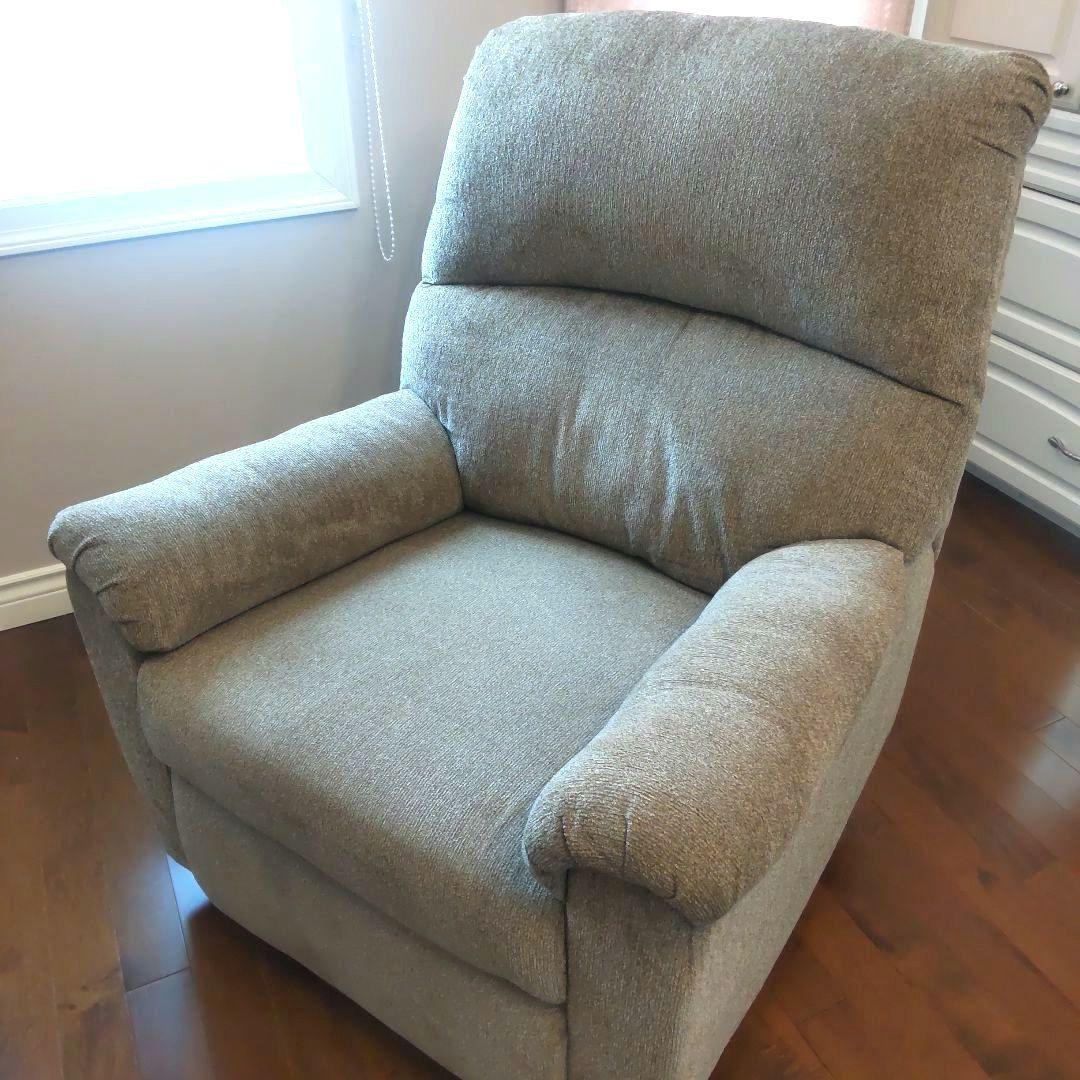 Ashley リクライニングソファ オットマン付き　1人掛け