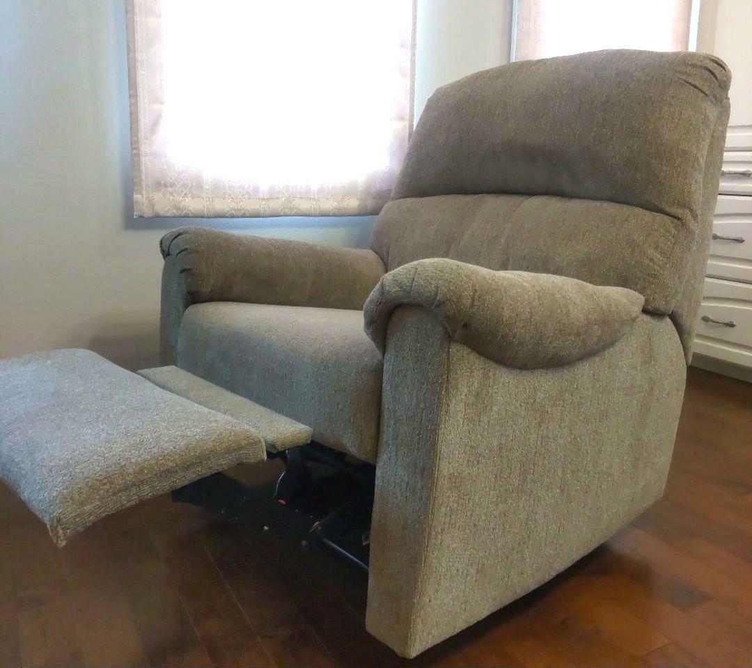 Ashley リクライニングソファ オットマン付き　1人掛け