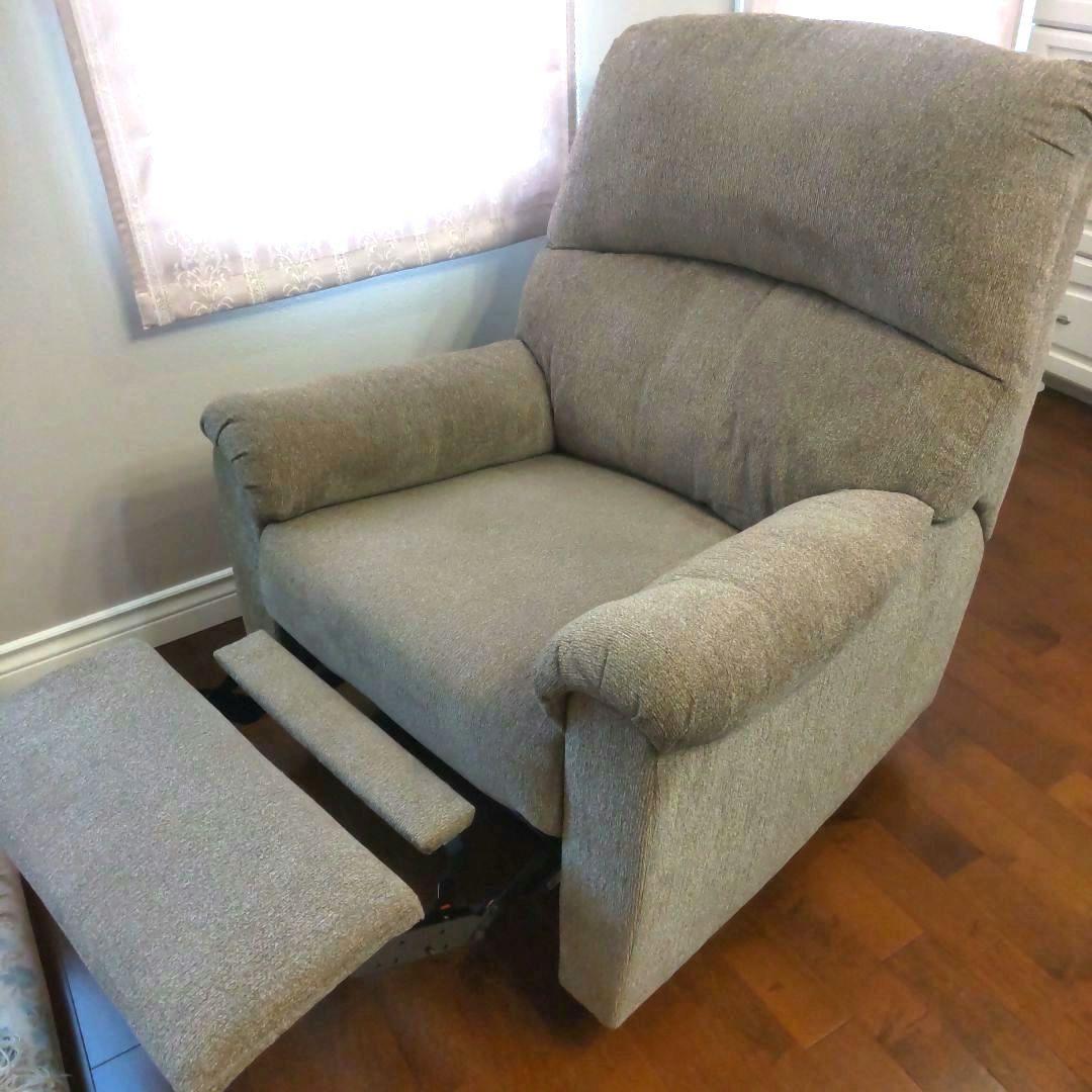 Ashley リクライニングソファ オットマン付き　1人掛け