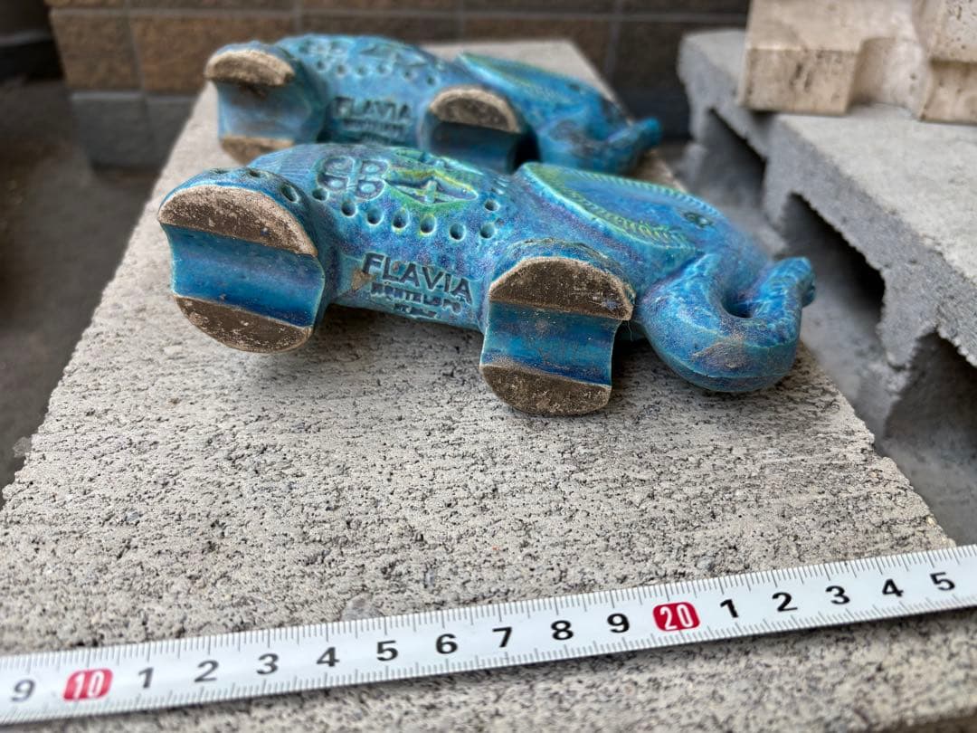 FLAVIA 象　置物　2体