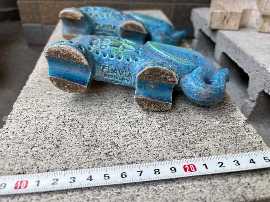 FLAVIA 象　置物　2体