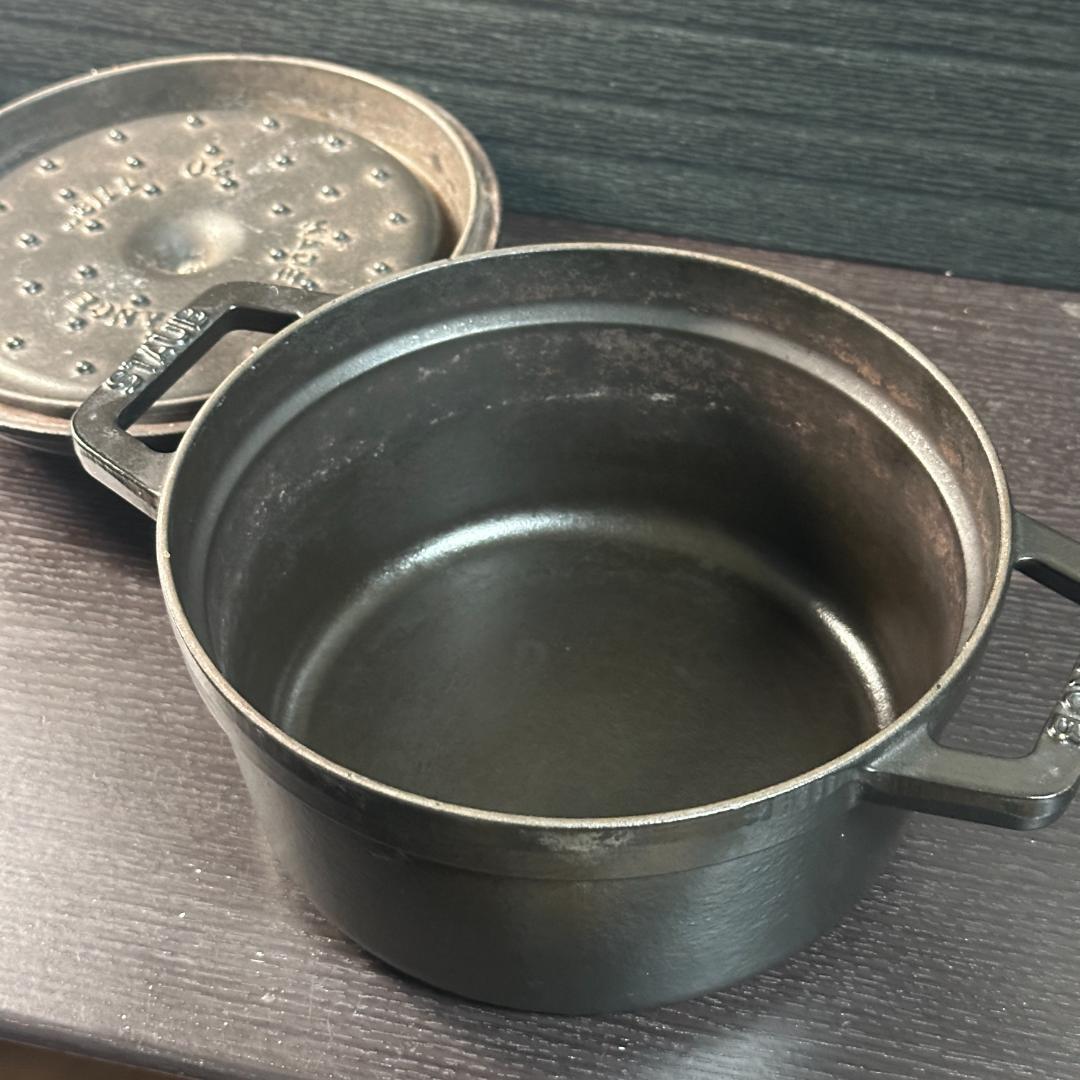 さ*い様 STAUB La Cocotte 両手鍋 ブラック 20cm