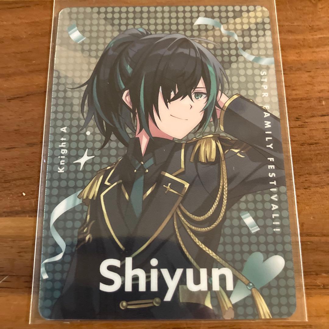 騎士X しゆんくん 缶バッジ オーロラチャーム等 - メルカリ