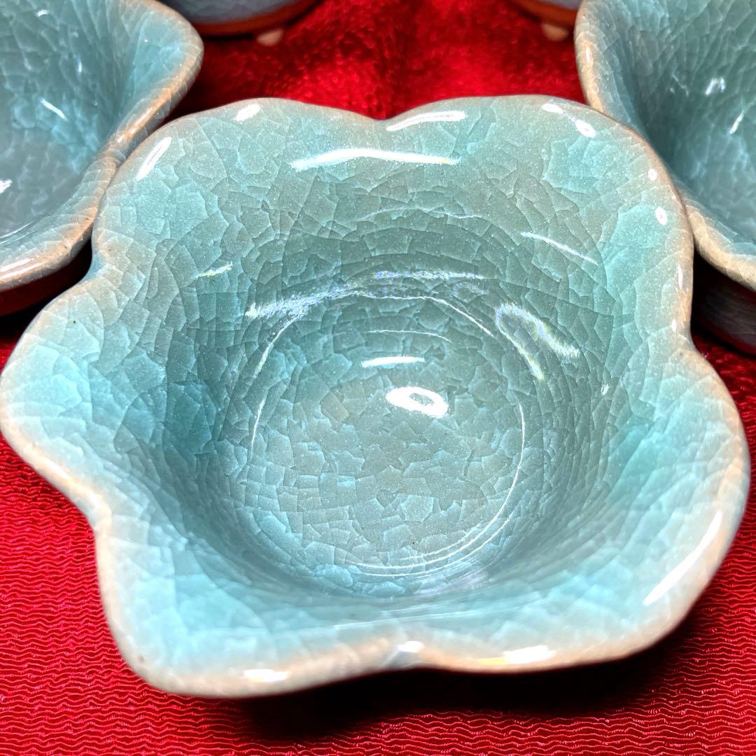 瀬戸焼 貫入青磁 花型三つ足小鉢揃 5客セット - メルカリ