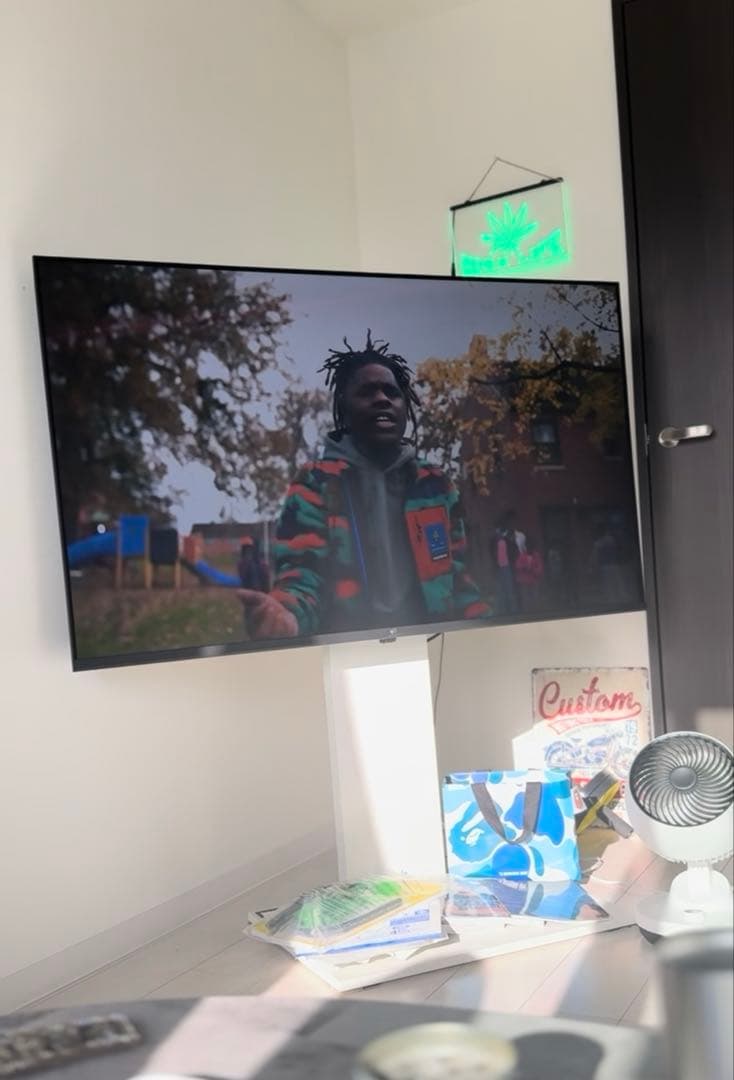 WALL 32-60v テレビスタンド ホワイト