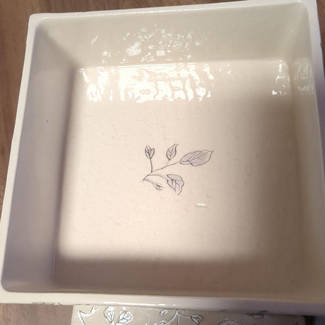 【晴海四方】栗原はるみさん 重箱3段 陶器　蓋物 角小鉢 蓋付き 正方形