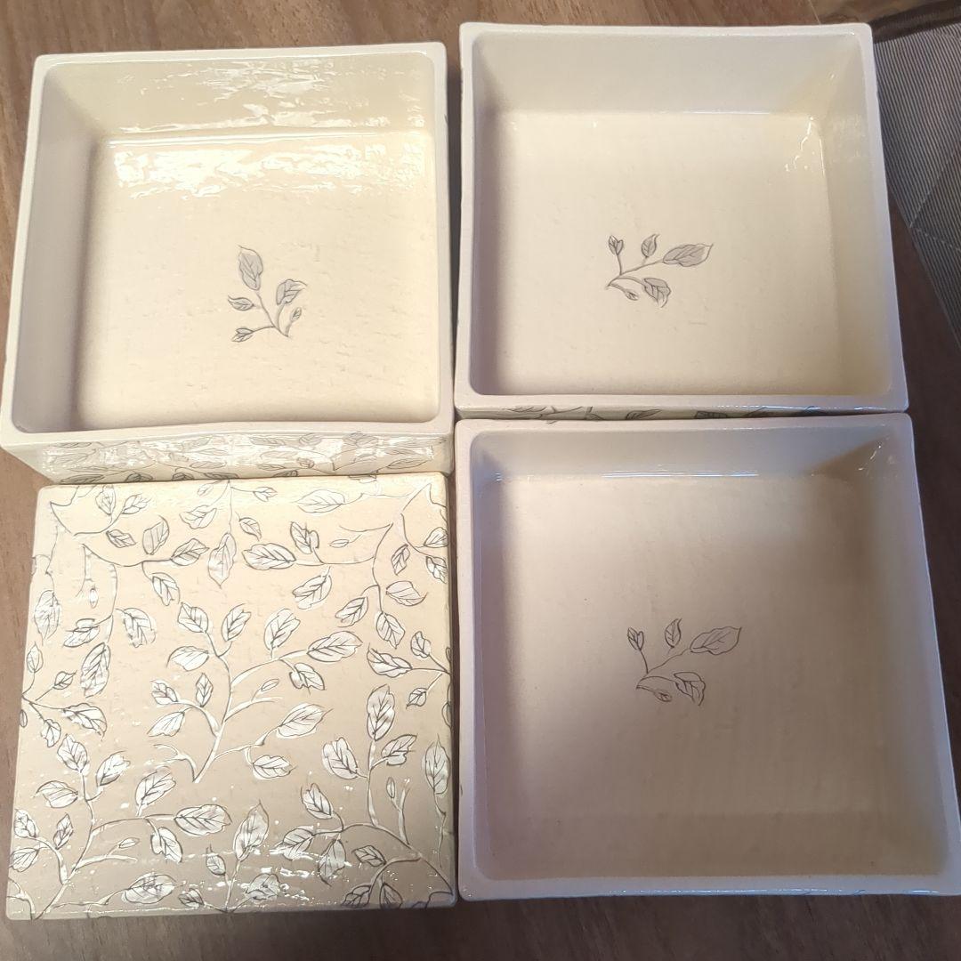 【晴海四方】栗原はるみさん 重箱3段 陶器　蓋物 角小鉢 蓋付き 正方形