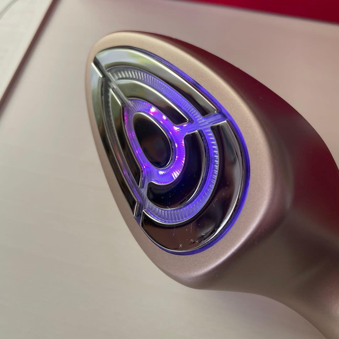 MEラボンエクラ 美顔器 ME LABOUM ECLAT ECT-02 - メルカリ