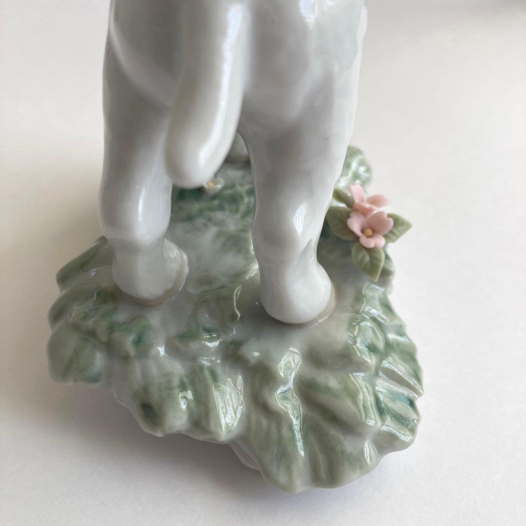 リヤドロ　仔羊　動物　フィギュア　フィギュリン　人形　置物　陶器　インテリア小物